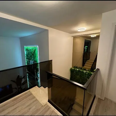 Modern Glam Duplex Тирана